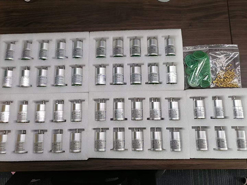 ģ
